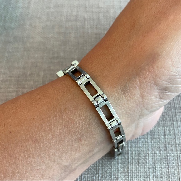 Gucci Watch - Picture 6 of 6